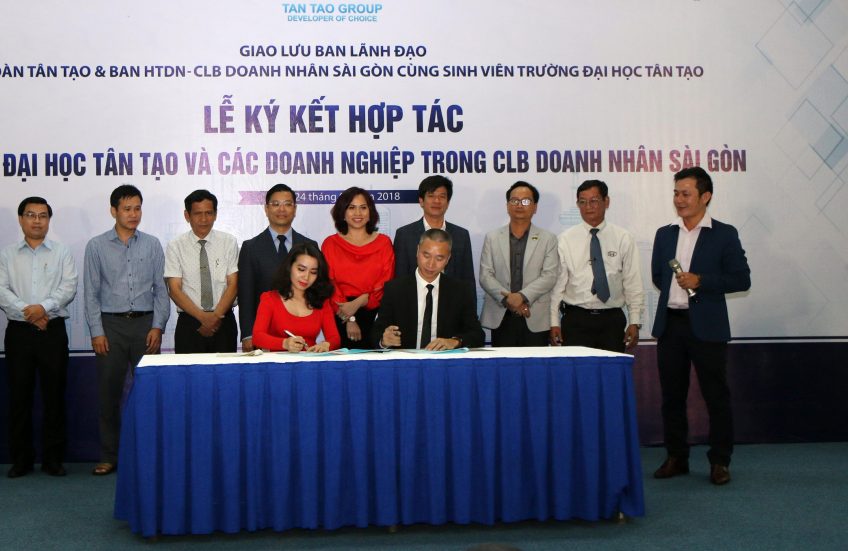 Lễ ký kết hợp tác Trường Đại học Tân Tạo và các doanh nghiệp trong CLB Doanh nhân Sài Gòn