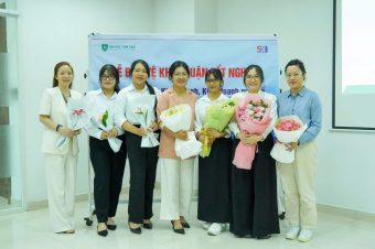 Khoa Kinh tế và Quản trị Kinh doanh tổ chức thành công Lễ Bảo vệ Khóa luận tốt nghiệp